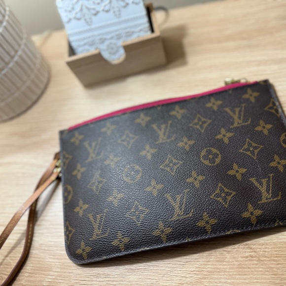 Louis Vuitton Pink Striped Pouch - Picture 1 of 4